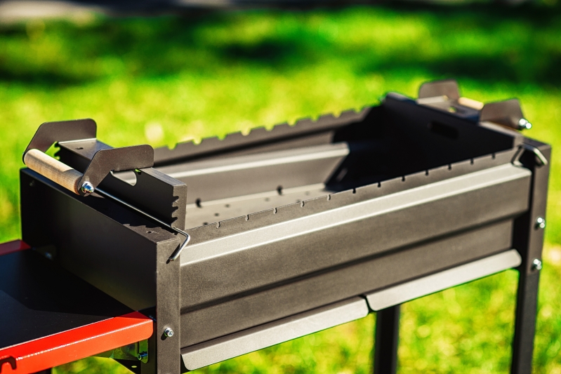 Mangal Grill Schaschlikgrill aus Stahl Redliner Comfort Lift Air